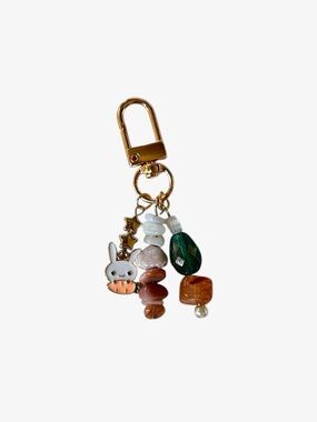 👛 GOLD BUNNY BAG CHARM (LEE KNOW)